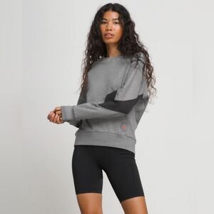 Wilson Millennium Crewneck Sweatshirt Women Sz M Gray Black Pullover Preppy
